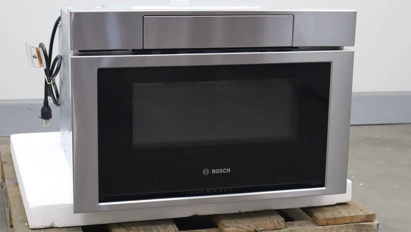 Bosch 24" 1.2 Cu.Ft. Cap 950 Watt Smart 800 Series Microwave Drawer HMD8454UC