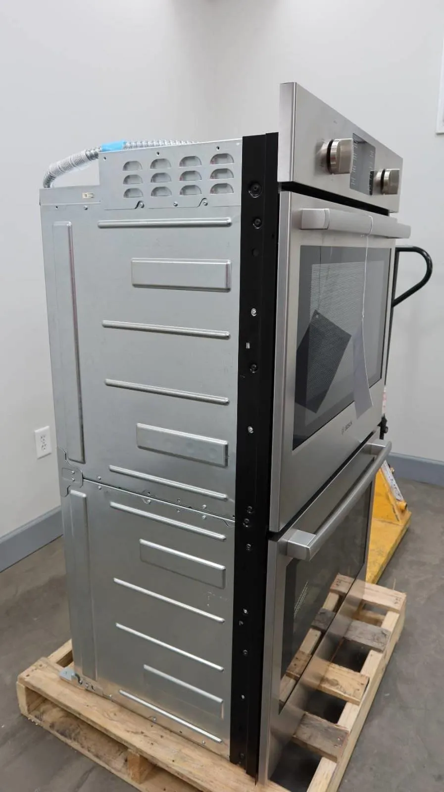 Bosch 500 Series 30" 9.2 cu.ft EcoClean Double SS Electric Wall Oven HBL5551UC