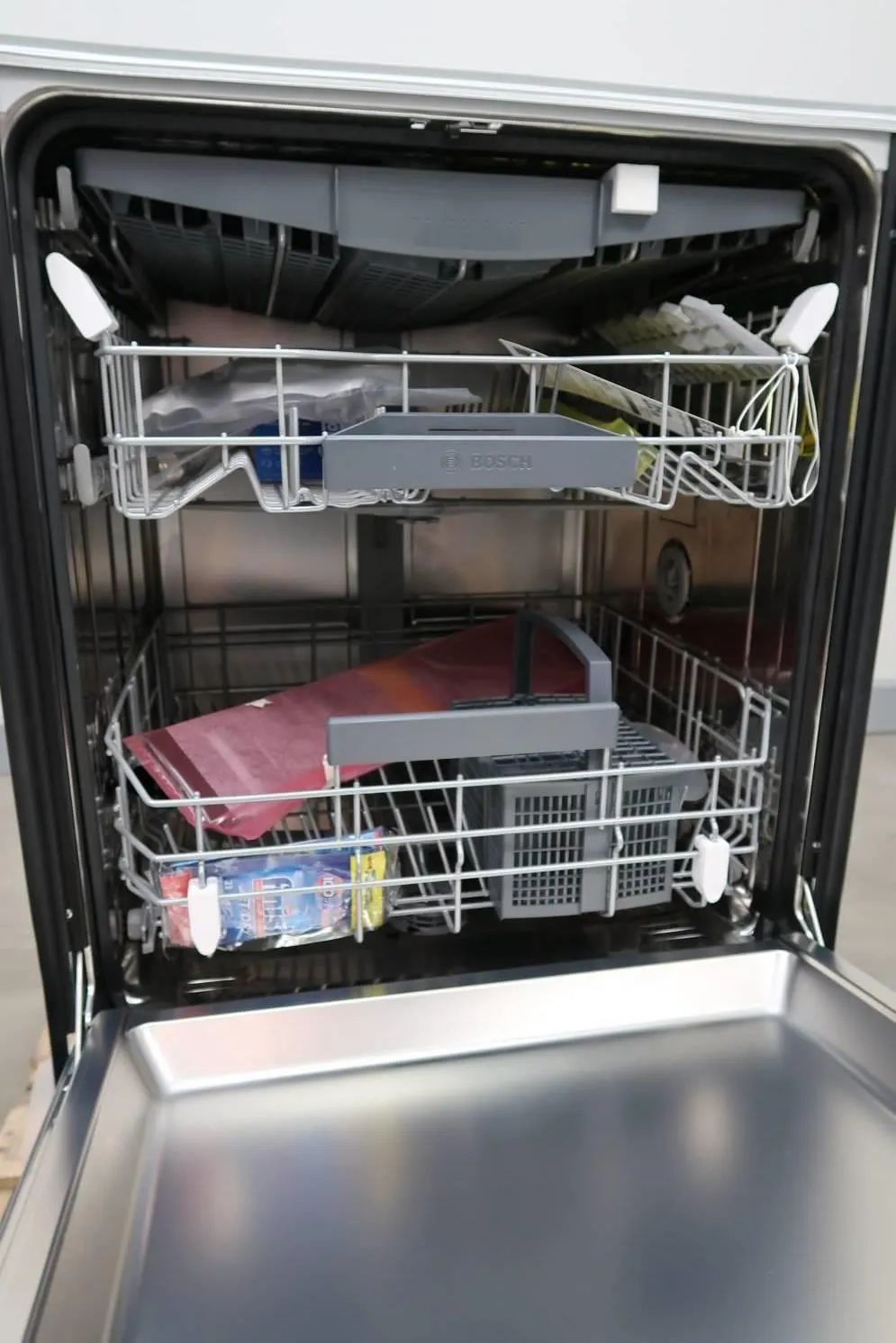 Bosch 800 Series 24" 42dB Wifi Integrated Smart ADA PR Dishwasher SGV78B53UC