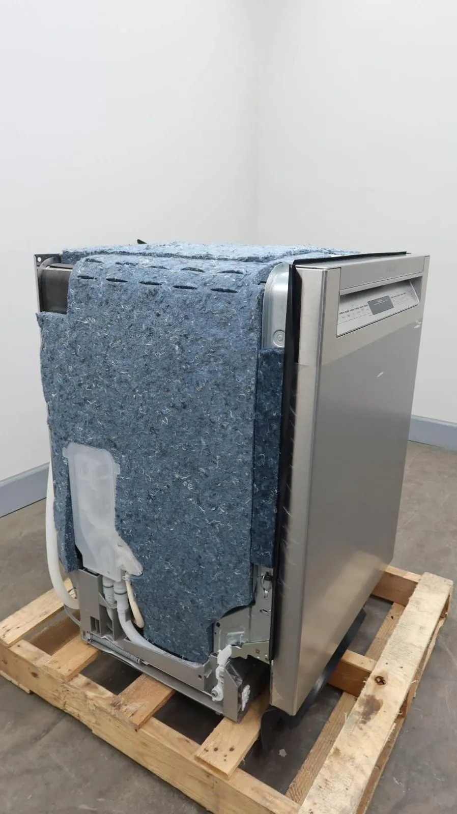 Bosch 800 Series 24" Crystal Dry 42 dB InfoLight Stainless Dishwasher SHEM78Z55N (5)