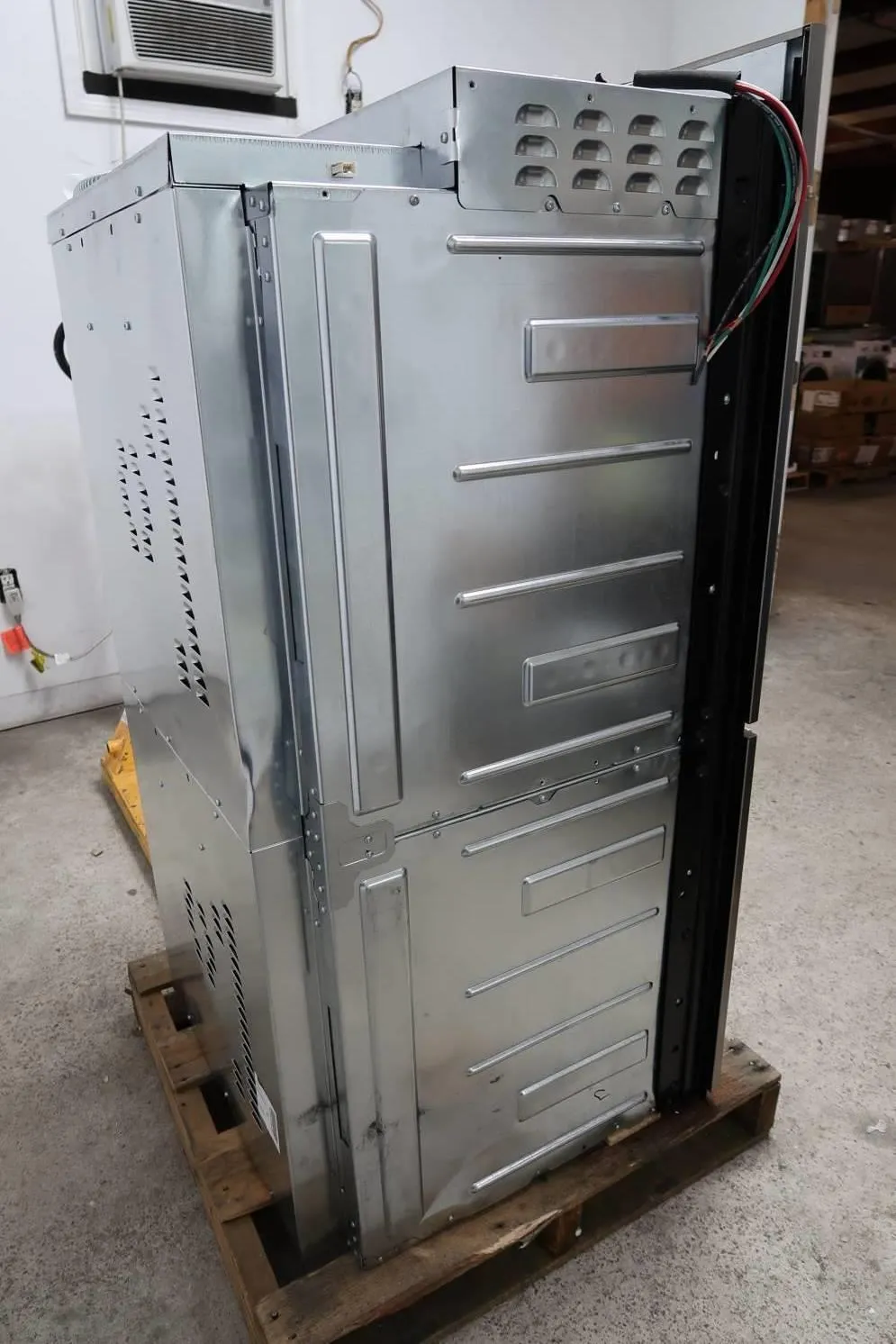 Bosch 800 Series 30" 4.6 cu.ft Convection SS Double Electric Wall Oven HBL8651UC