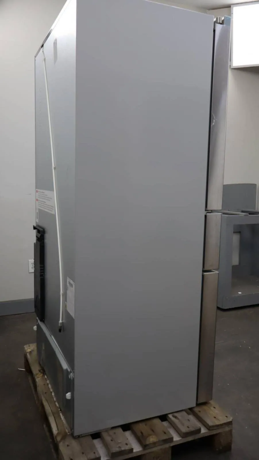 Bosch 800 Series 36" 21 cu.Ft Home Connect French Door Refrigerator B36CL80ENS