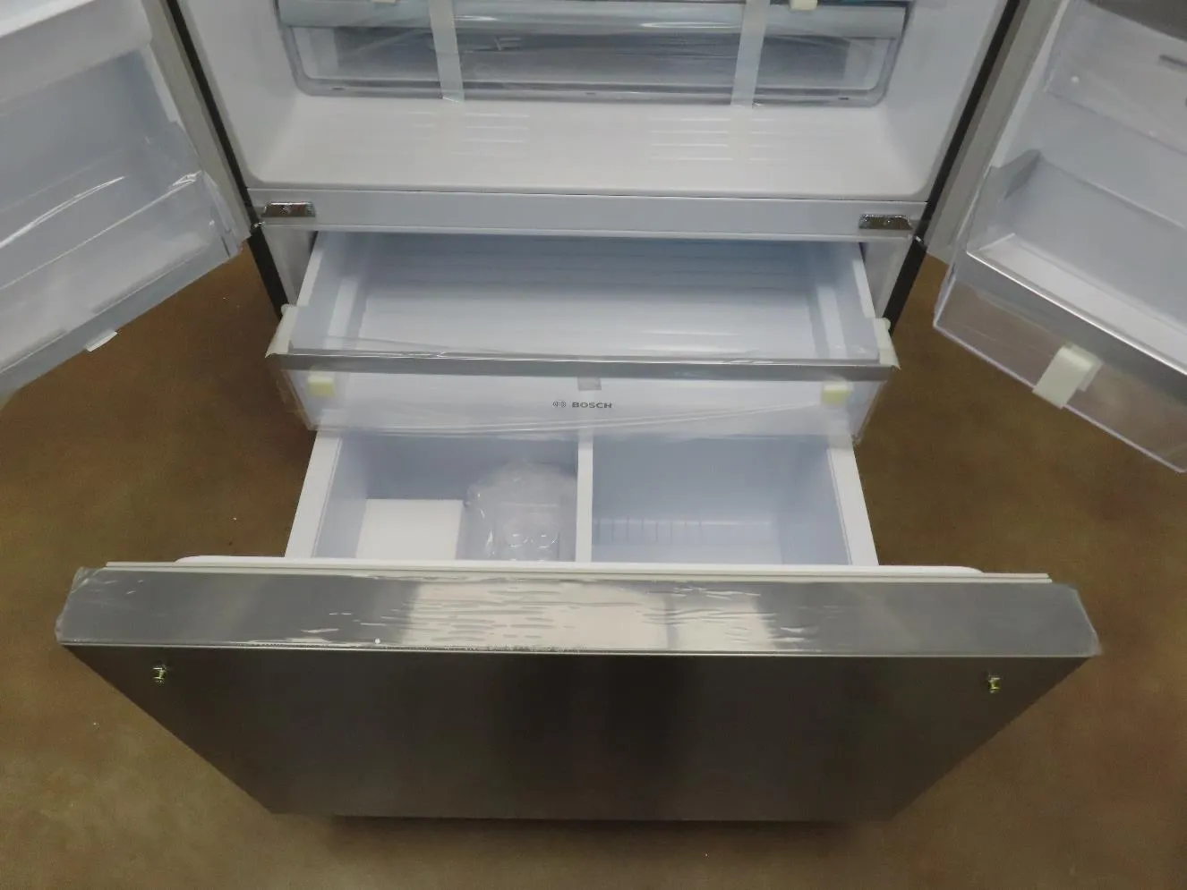 Bosch 800 Series B26FT50SNS 36" Stainless Steel French Door Refrigerator