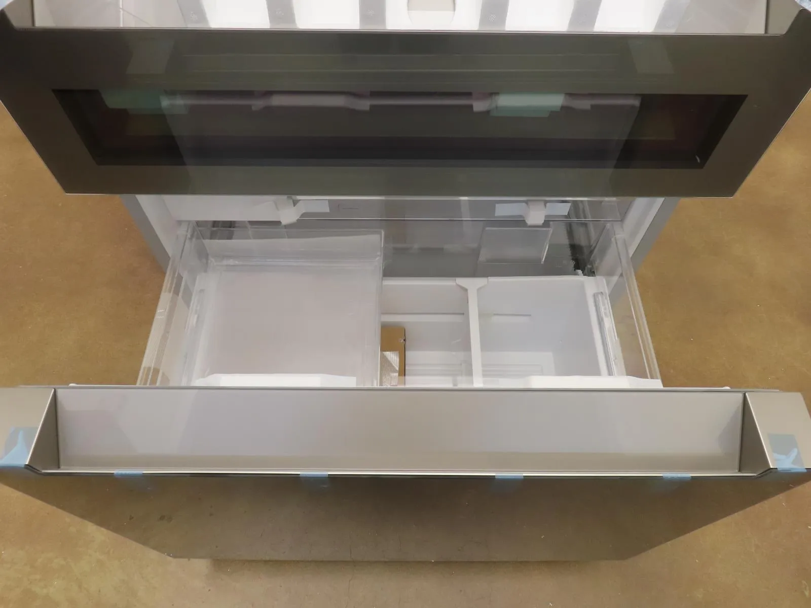 Bosch 800 Series B36CL81ENG 36" Freestanding French Door Smart Refrigerator