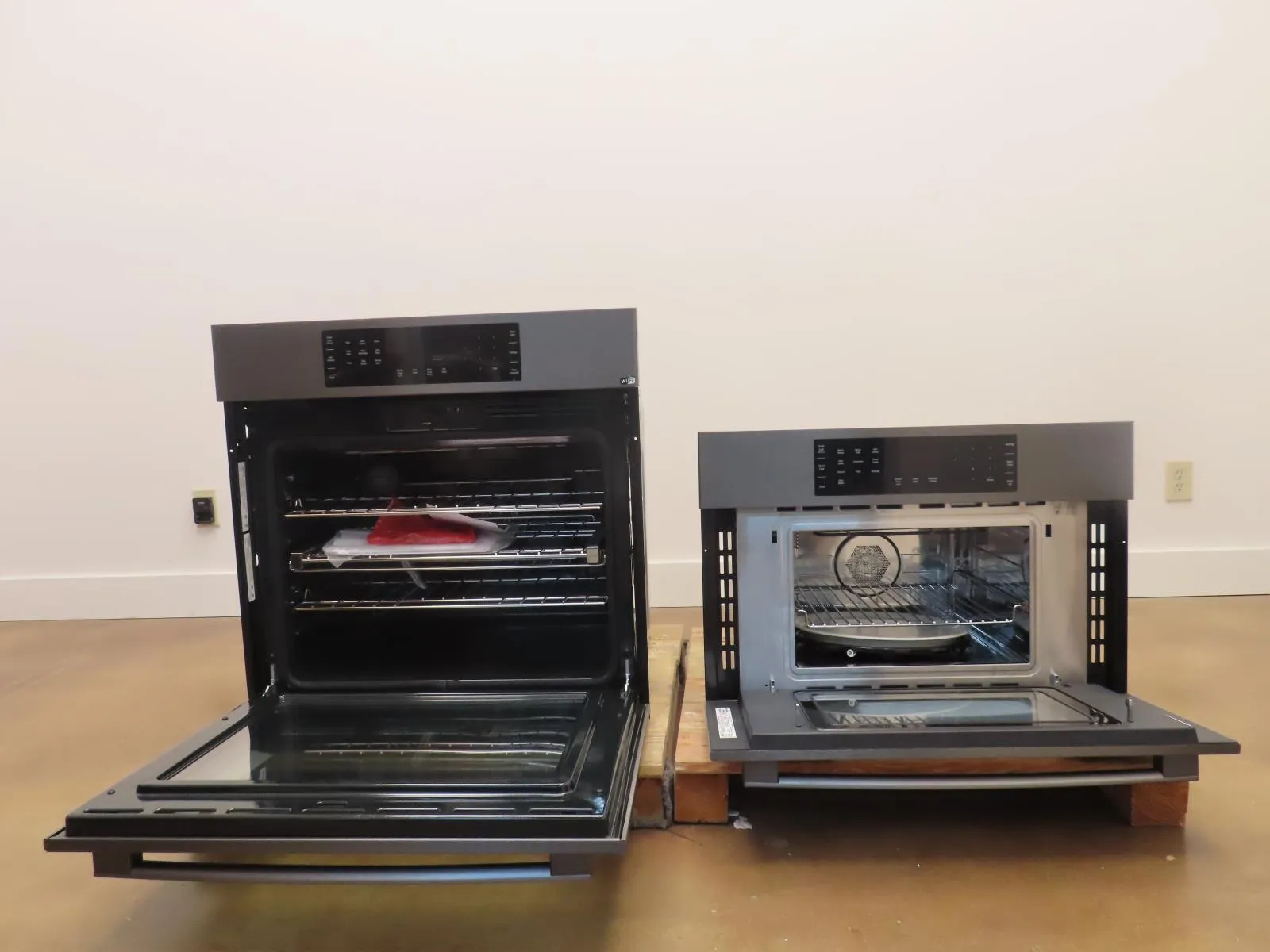 Bosch 800 Series HBL8743UC 30" Smart Combination Speed Oven WiFi Full Warranty