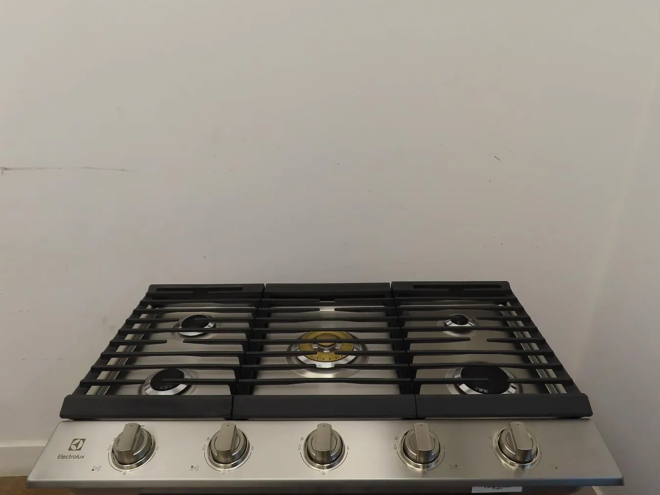 Electrolux ECCG3668AS 36" Gas Cooktop 5 Sealed Burners S. Steel Full Warranty
