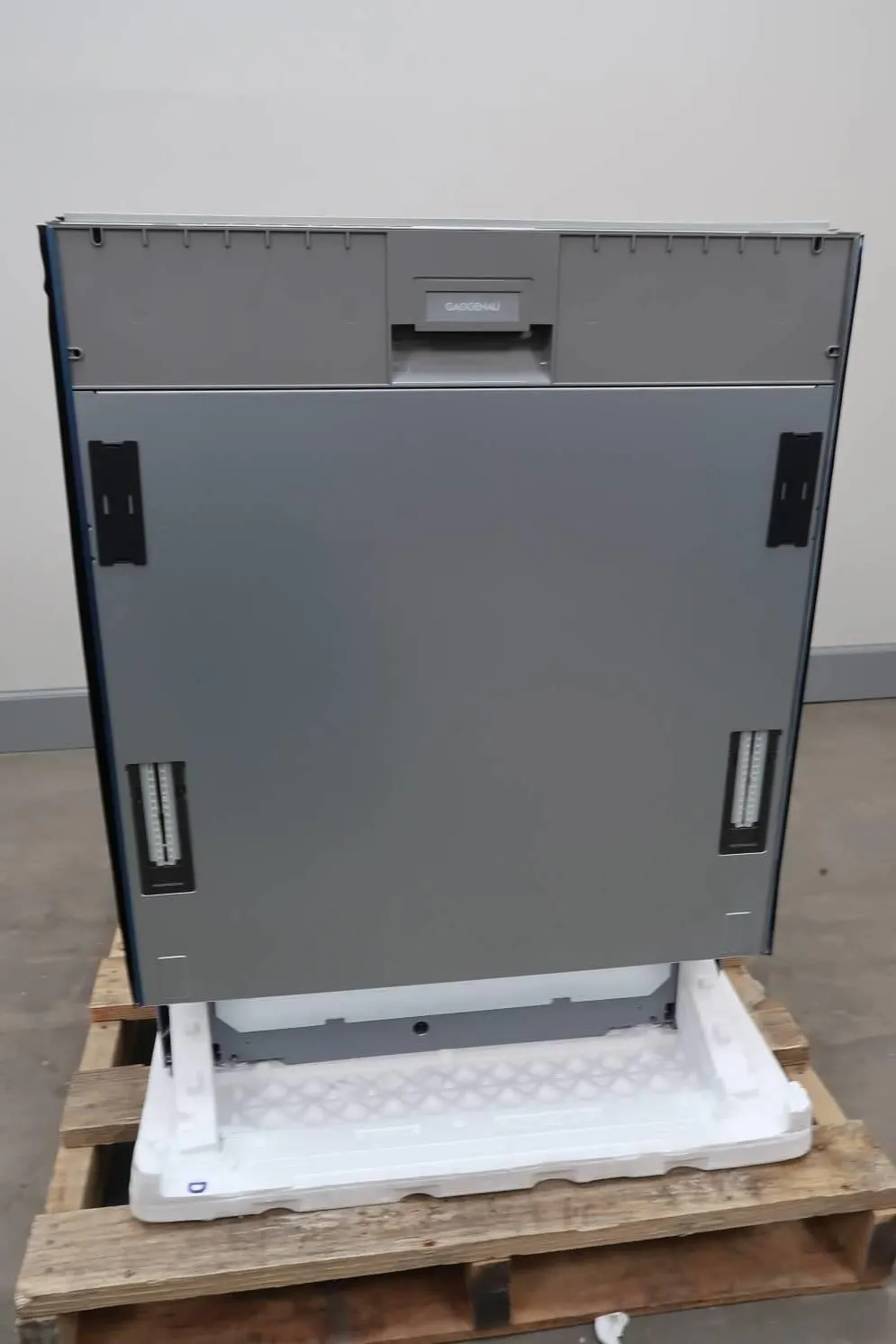 Gaggenau 400 Series 24" PR ADA Sensor Clean Smart 42dB Dishwasher DF480700F