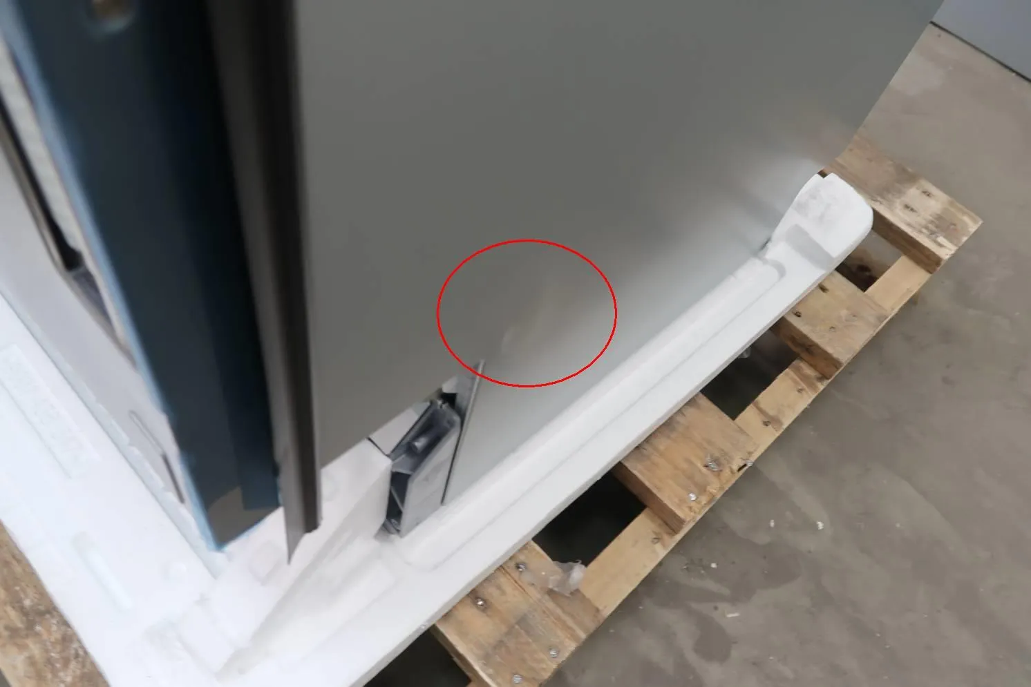 Gaggenau 400 Series 24" PR ADA Sensor Clean Smart 42dB Dishwasher DF480700F