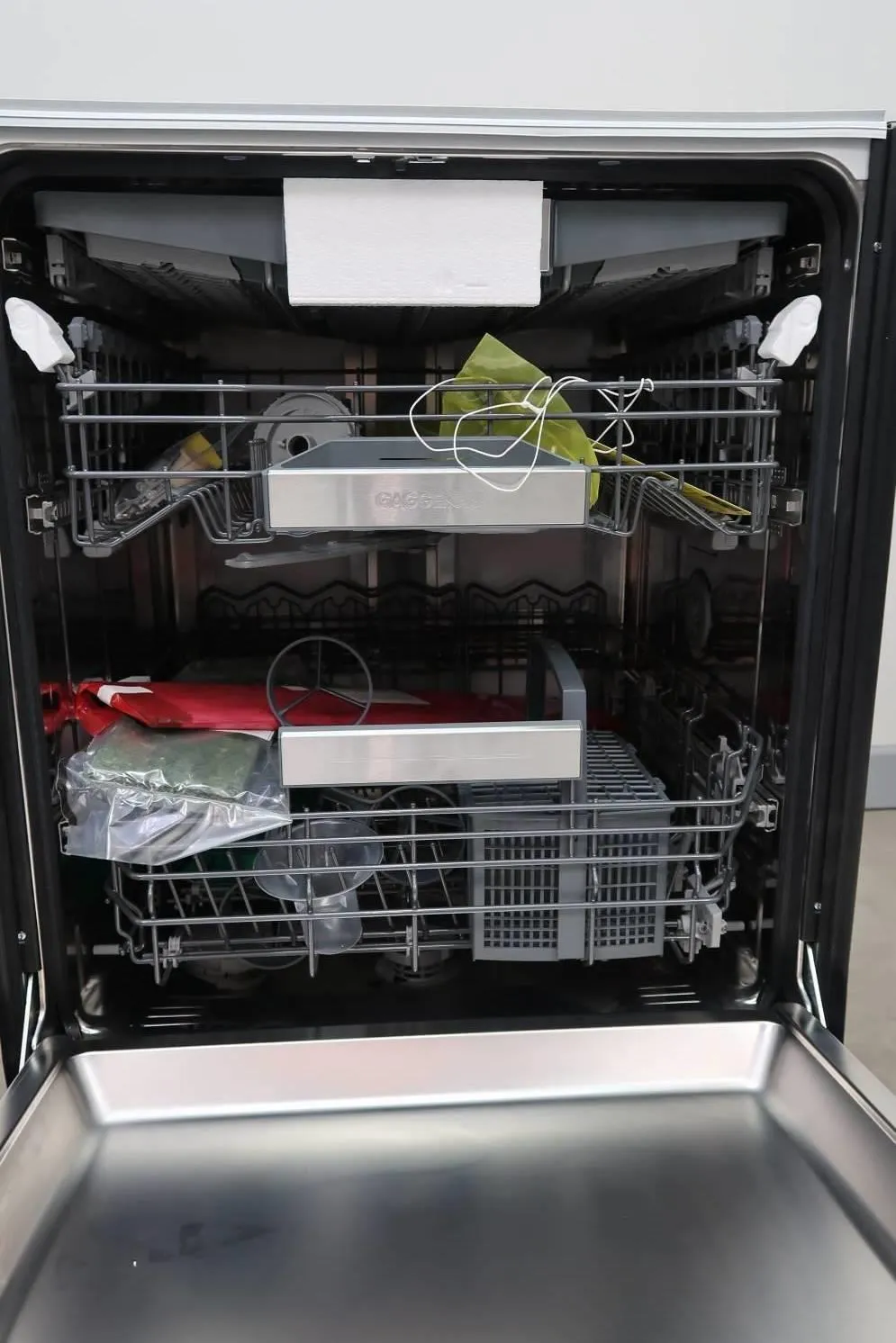Gaggenau 400 Series 24" PR ADA Sensor Clean Smart 42dB Dishwasher DF480700F