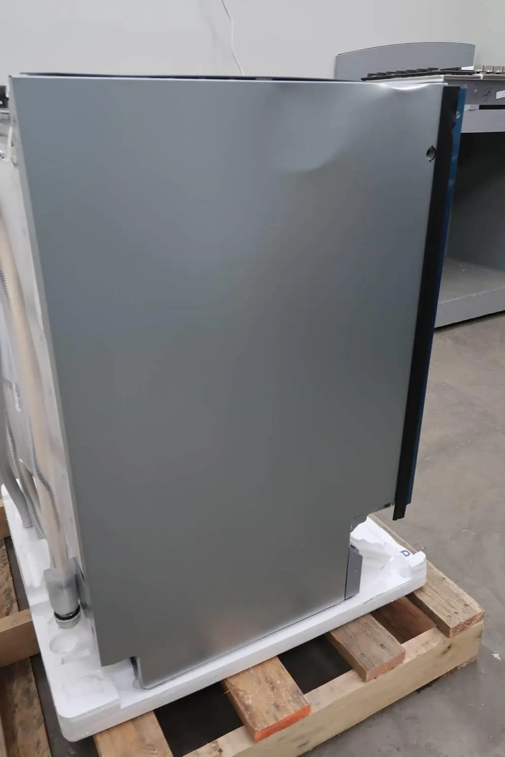 Gaggenau 400 Series 24" PR ADA Sensor Clean Smart 42dB Dishwasher DF480700F
