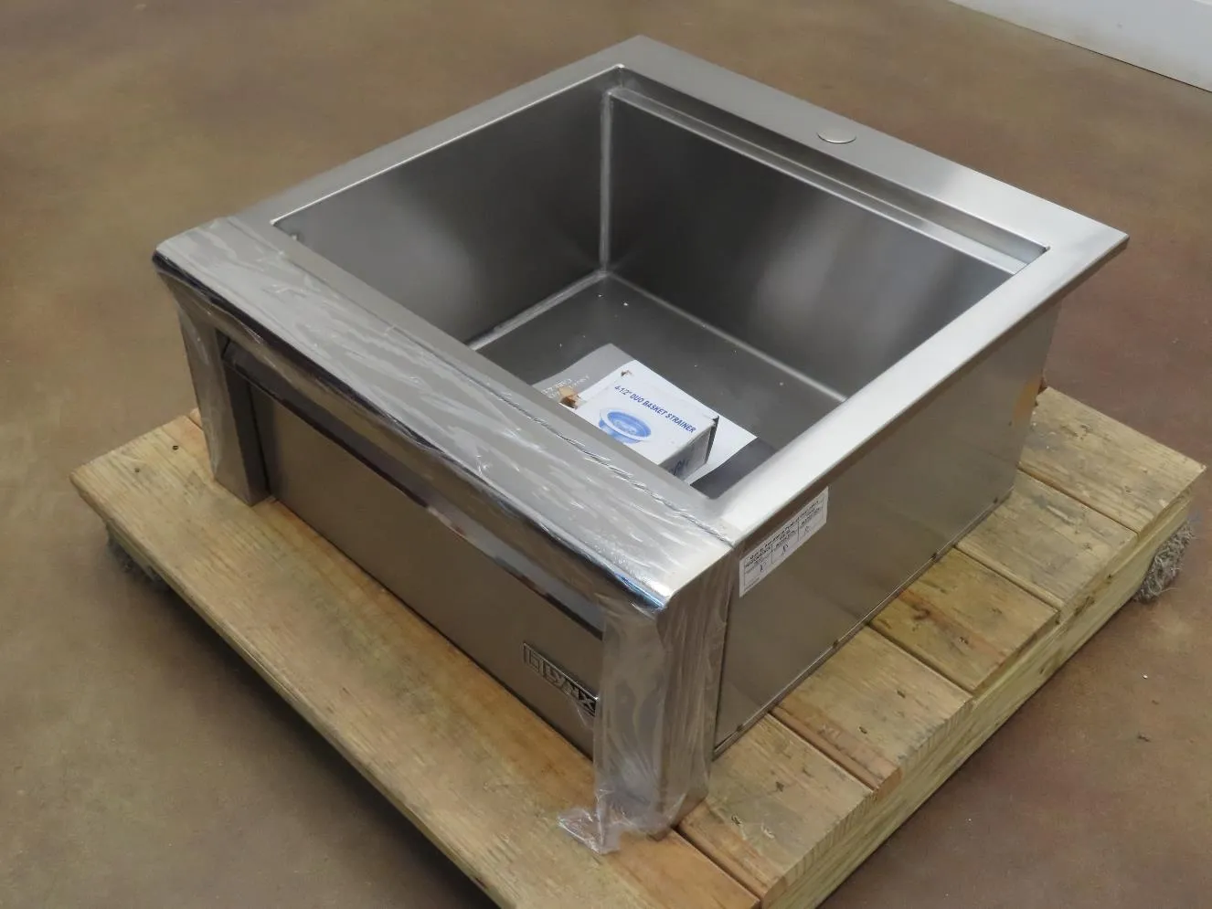 Lynx LSK24 Stainless Steel 24" Drop-In Single Bowl Outdoor Sink