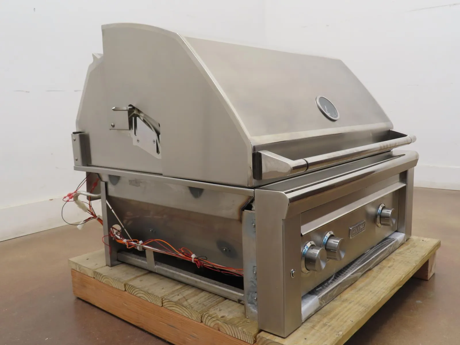 Lynx Professional Grill Series L30R3NG 30" 840 sq. in Natural Gas Built-In Grill