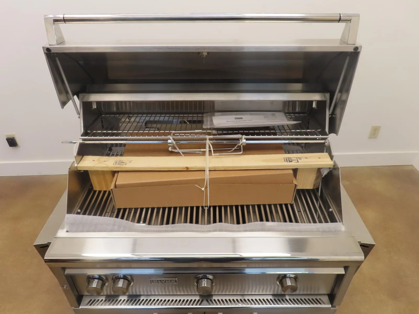 Lynx Professional Grill Series L36ATRFLP 36" Freestanding Grill 3 TridentBurners