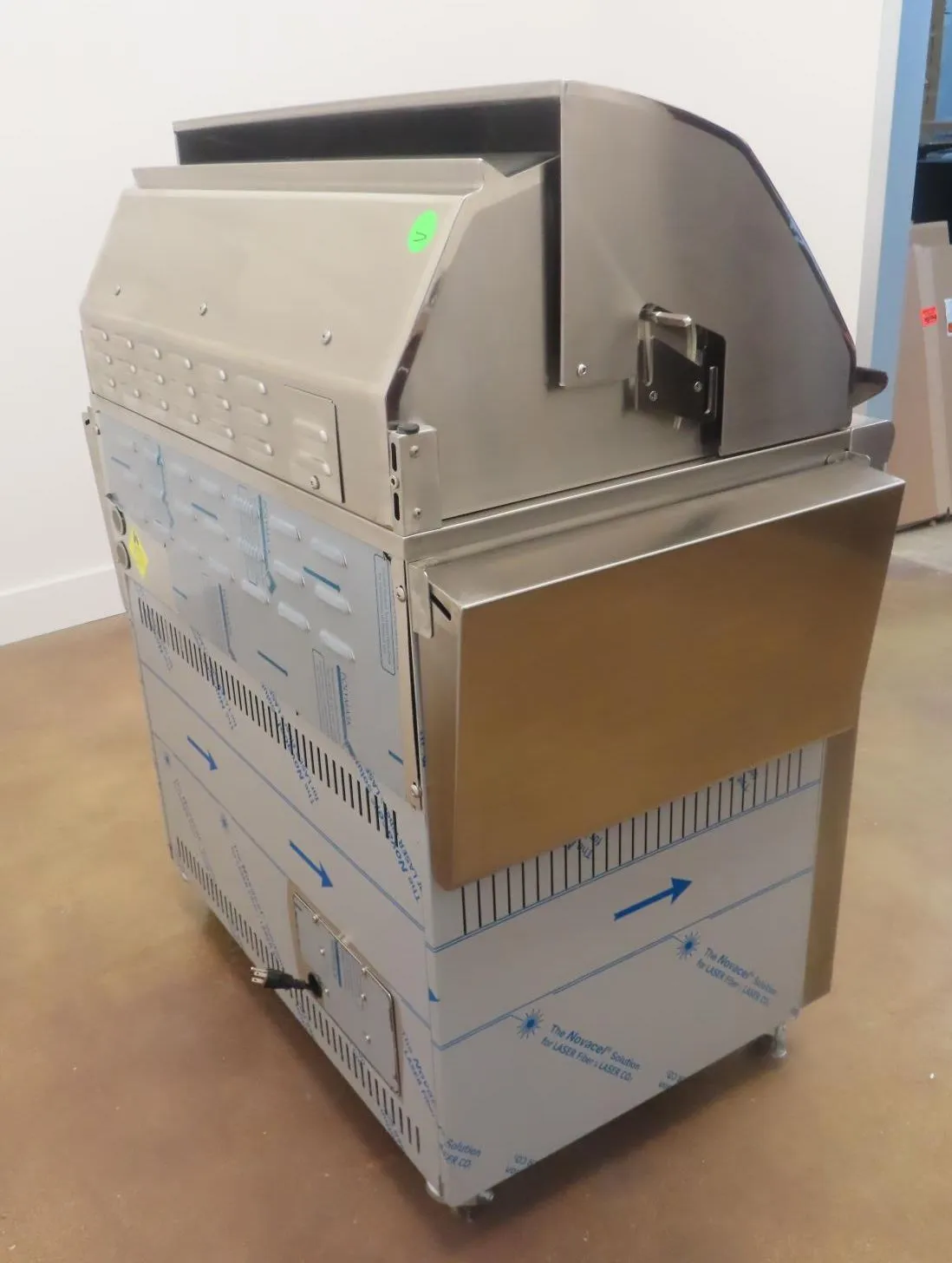 Lynx Professional Grill Series L36ATRFLP 36" Freestanding Grill 3 TridentBurners