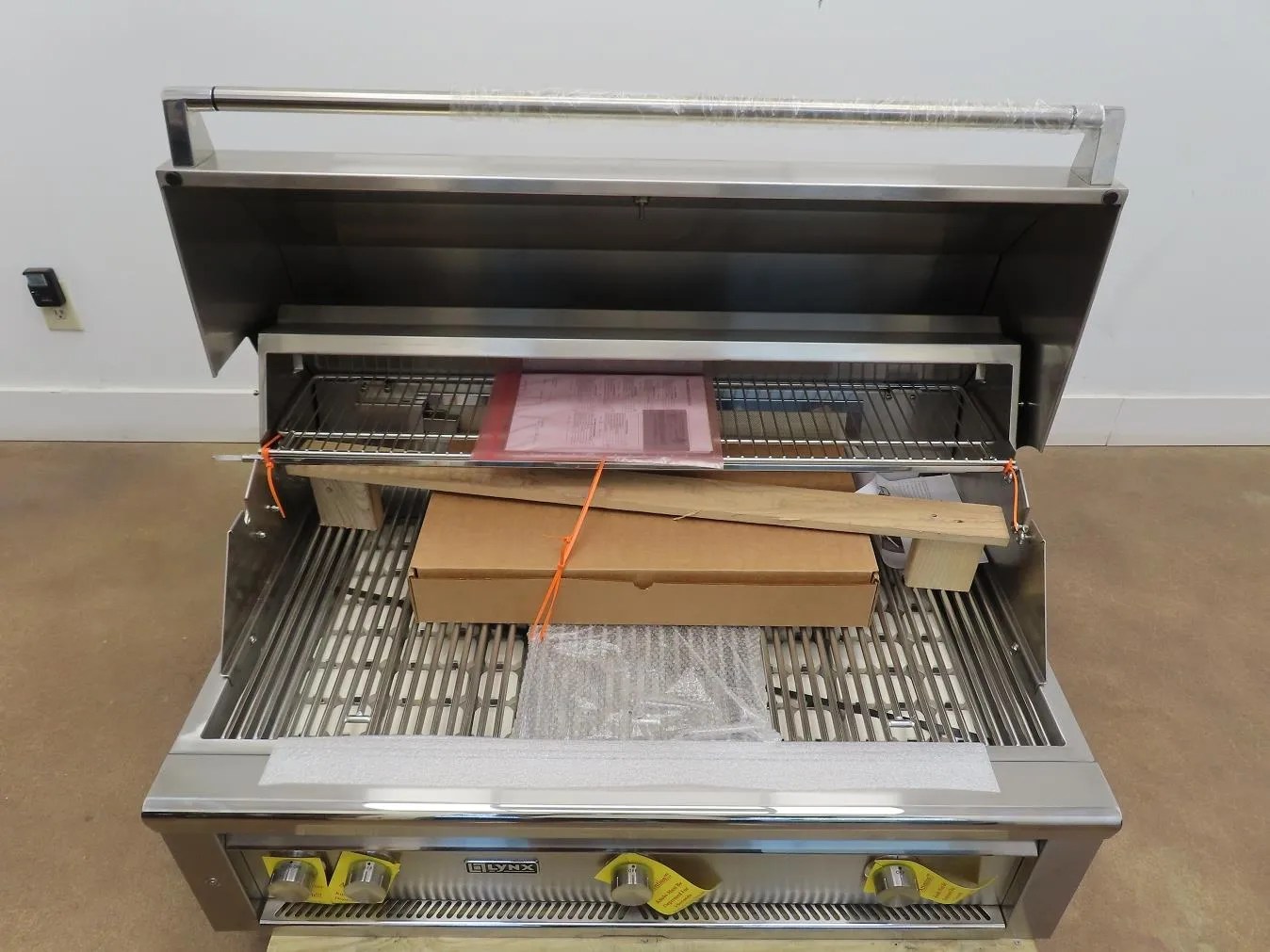 Lynx Professional Grill Series L42R3NG 42" 1,200 sq.in Built-In Nat. Gas Grill
