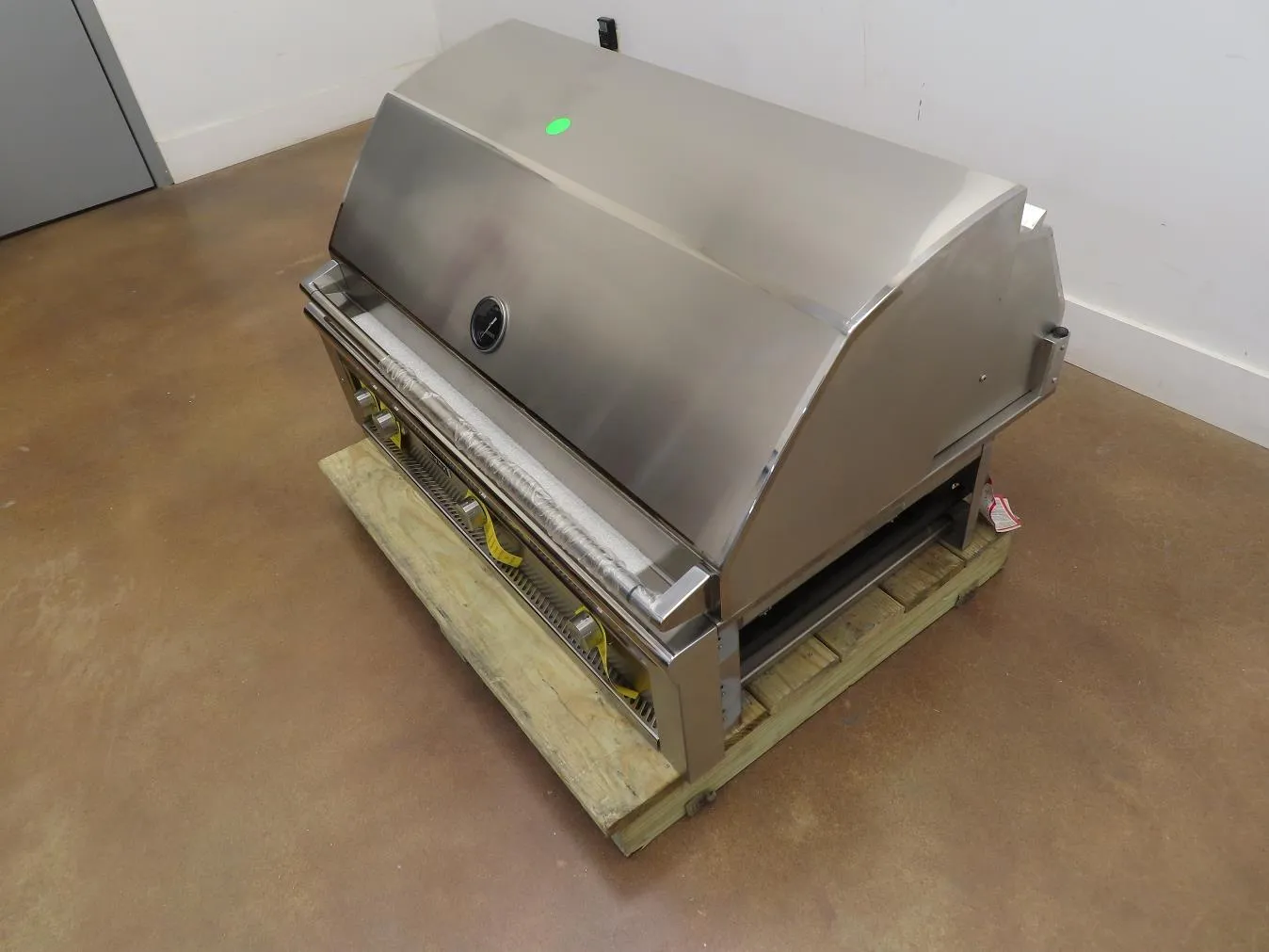 Lynx Professional Grill Series L42R3NG 42" 1,200 sq.in Built-In Nat. Gas Grill