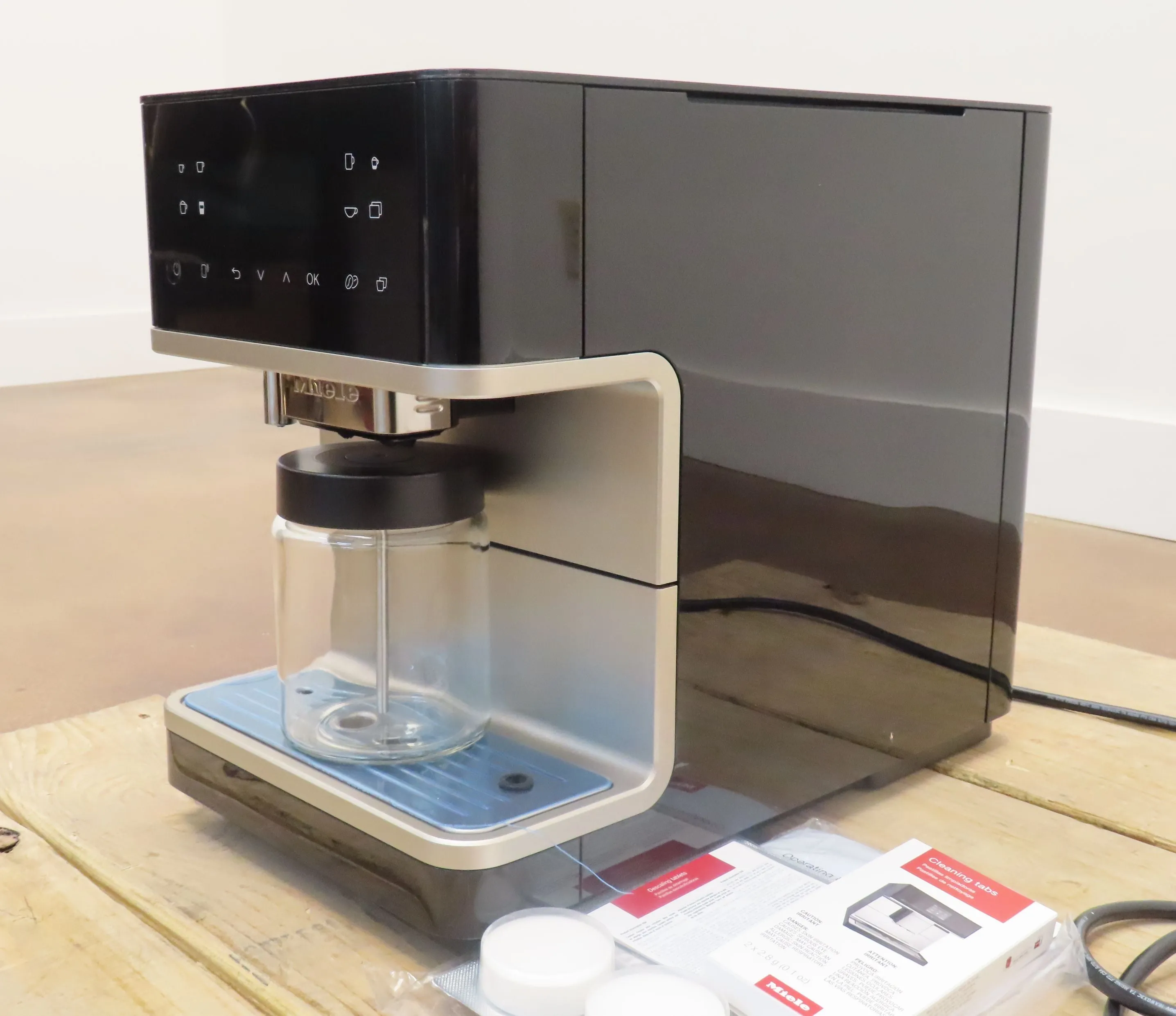 Miele Milk Perfect 10" AromaticSystem Countertop Smart Coffee Machine CM6360OBCM