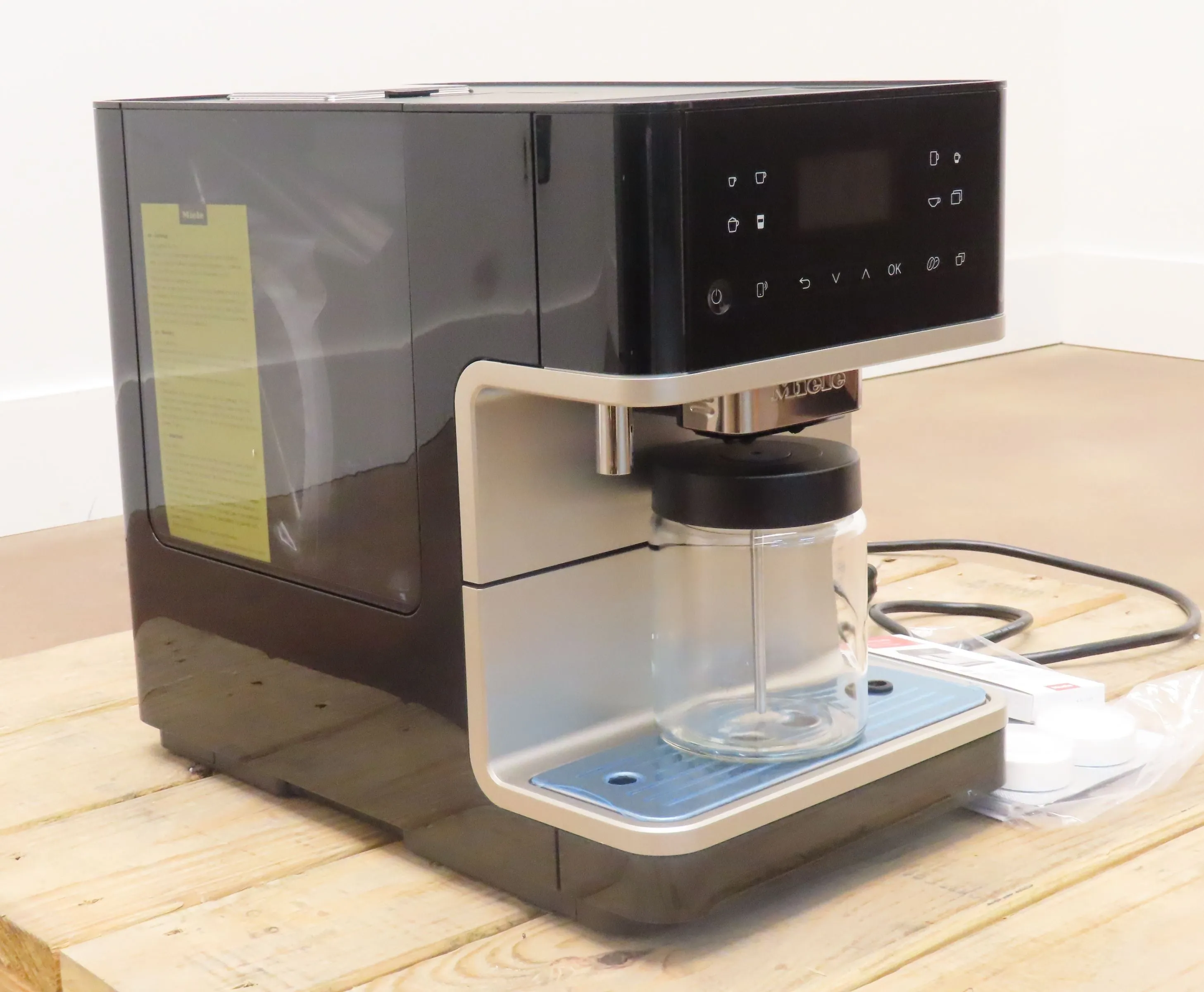 Miele Milk Perfect 10" AromaticSystem Countertop Smart Coffee Machine CM6360OBCM