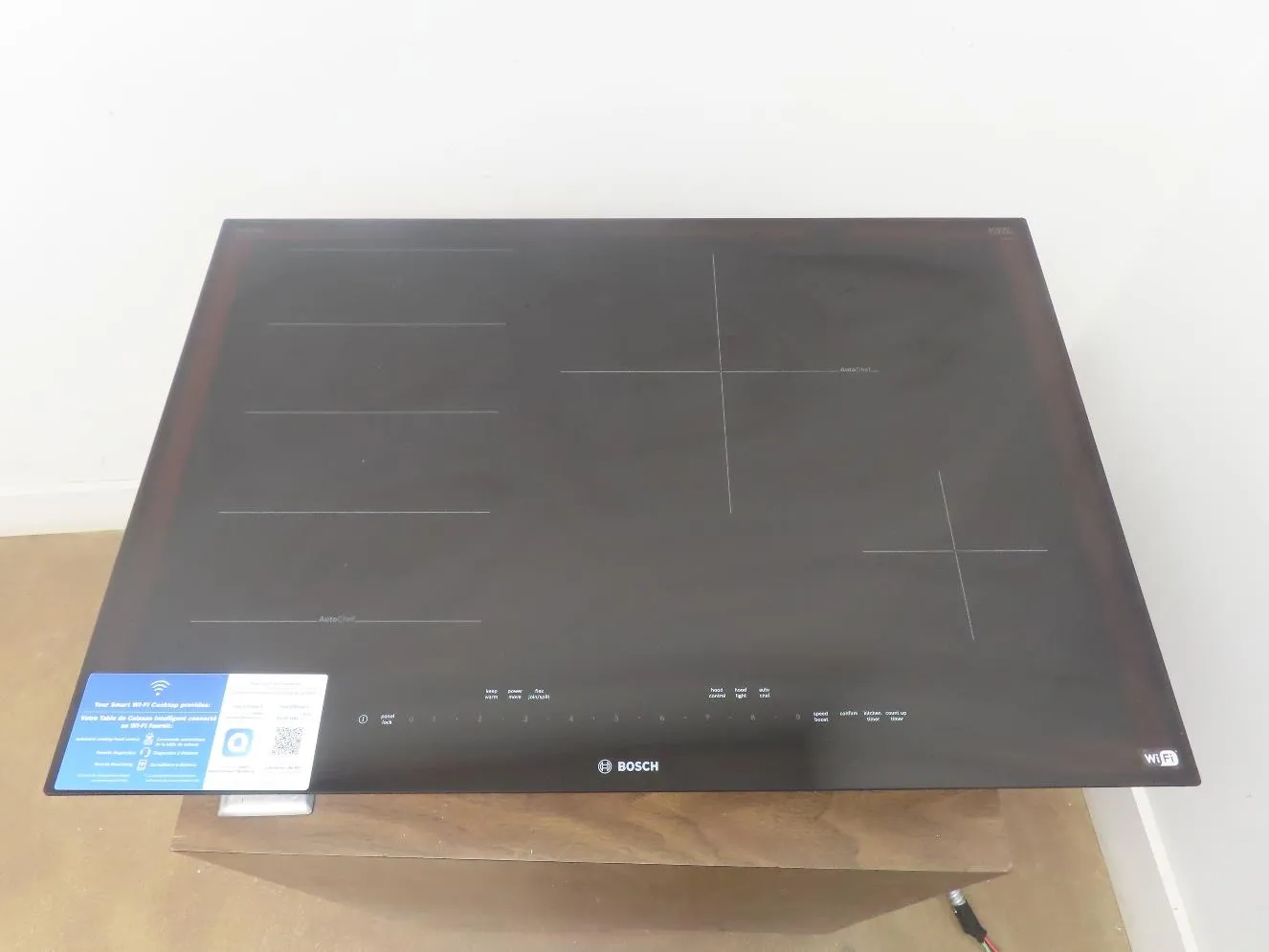 NIB Bosch Benchmark Series NITP060UC 30" Induction Smart Cooktop with 4 Elements