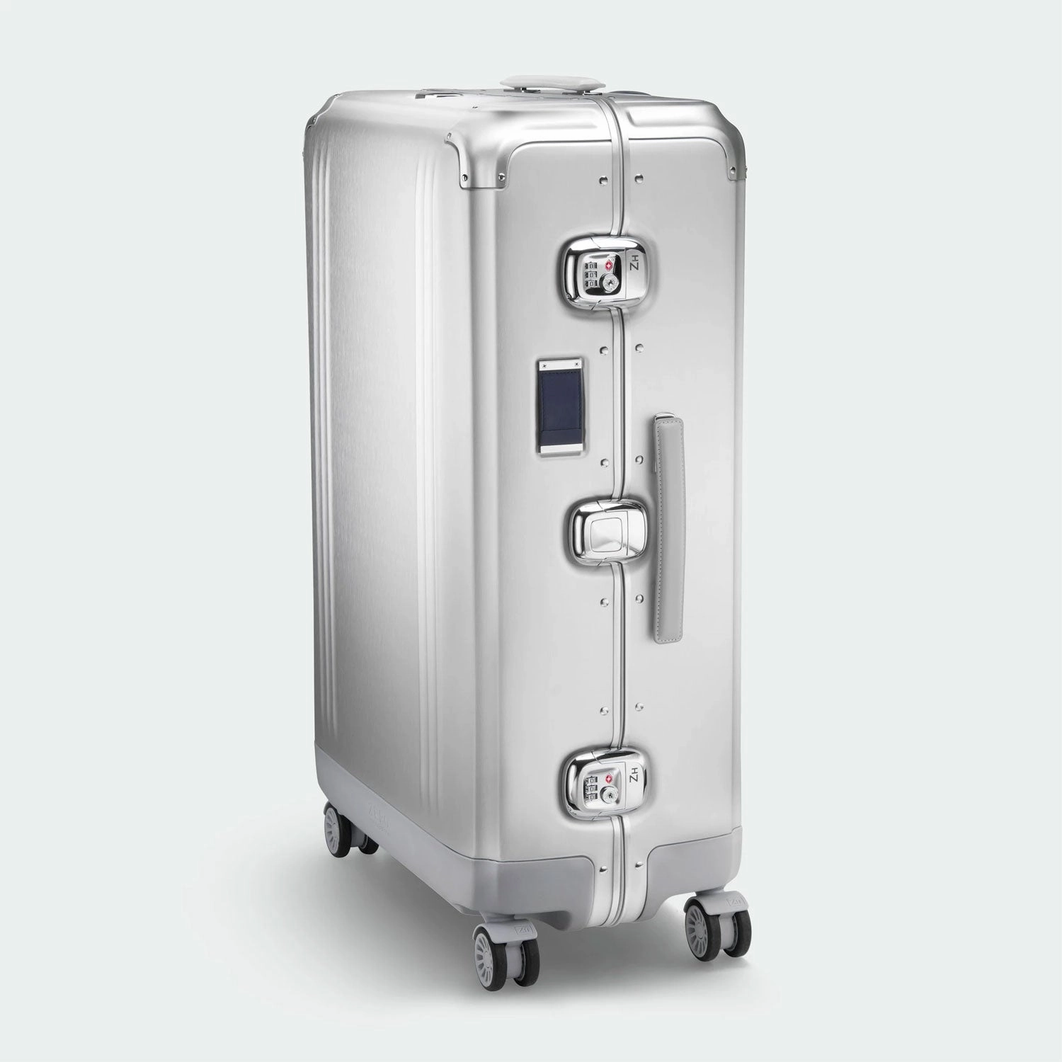 Zero Halliburton Pursuit Aluminum Medium Travel Case Silver Daily Clearance Deal Hot Pick Deal