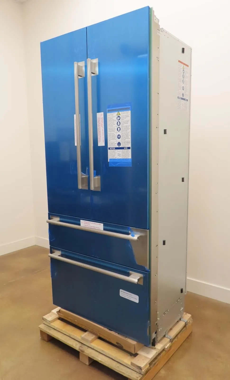 Thermador Freedom T36BT110NS 36" Built-In French Door Refrigerator Perfect