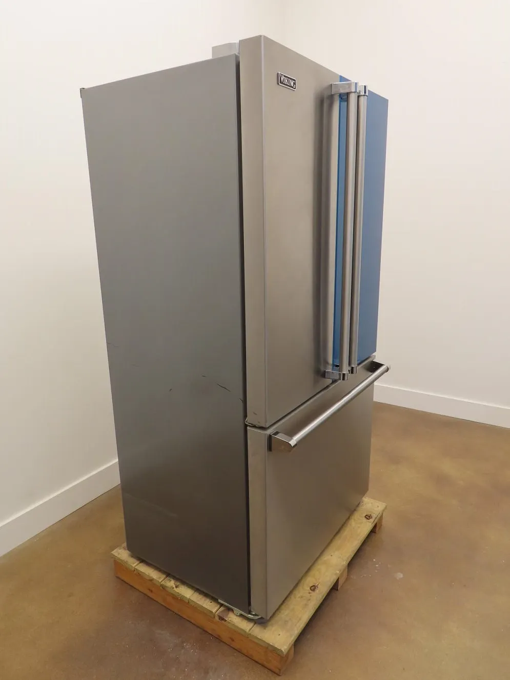 Viking 3 Series RVFFR336SS 36" Counter Depth French Door Refrigerator