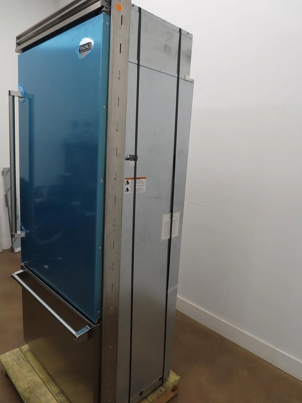 Viking Professional 5 Series 36" 20.4 cu.ft Refrigerator VCBB5363ERSS 2019 Model