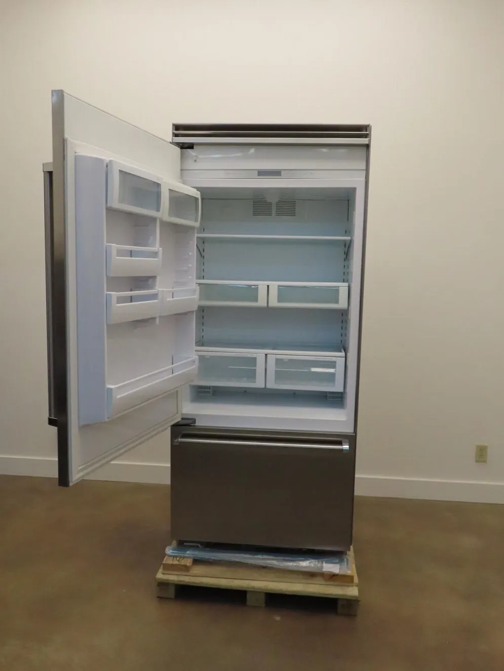 Viking Professional 5 Series VCBB5363ELSS 36" Built-In LED Refrigerator