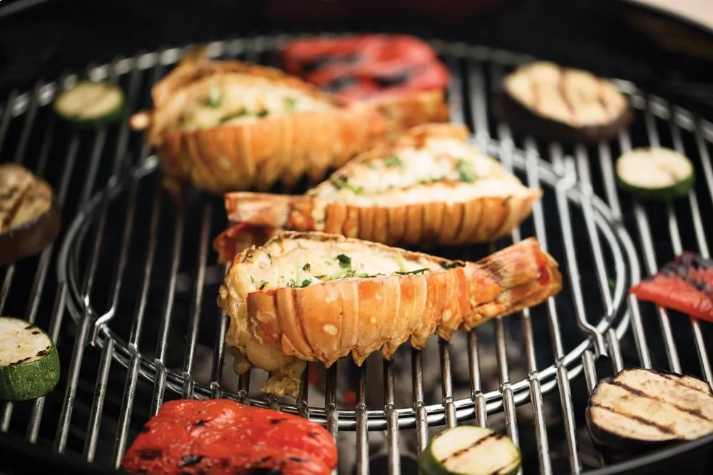 Weber 14501001 Master-Touch Charcoal Grill - 22 Inch Black