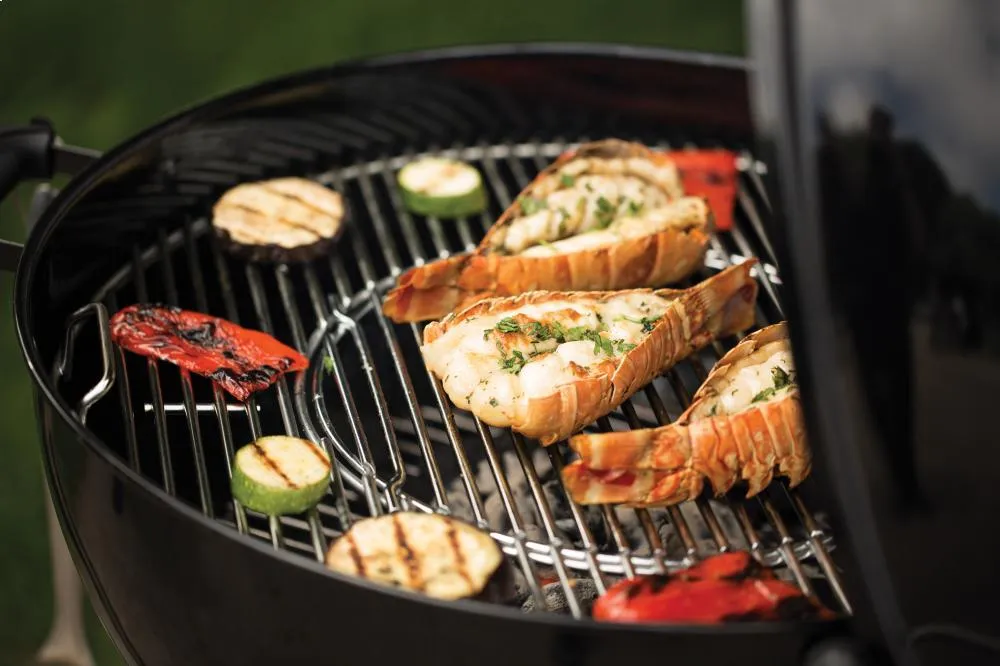 Weber 14501001 Master-Touch Charcoal Grill - 22 Inch Black