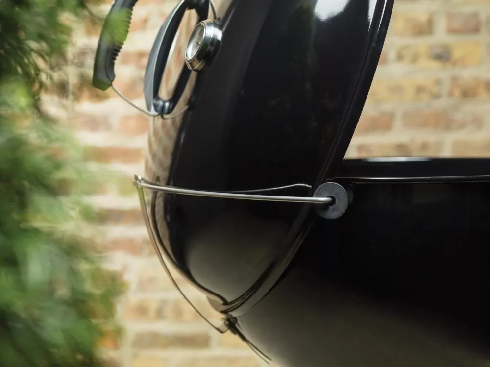 Weber 14501001 Master-Touch Charcoal Grill - 22 Inch Black