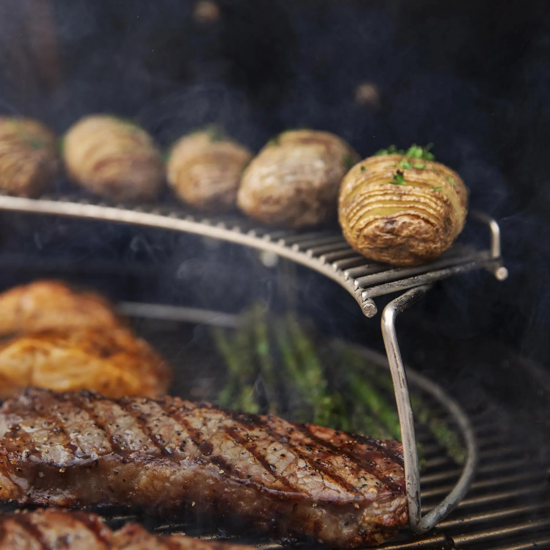 Weber 1500064 Master-Touch Charcoal Grill 26 - Black
