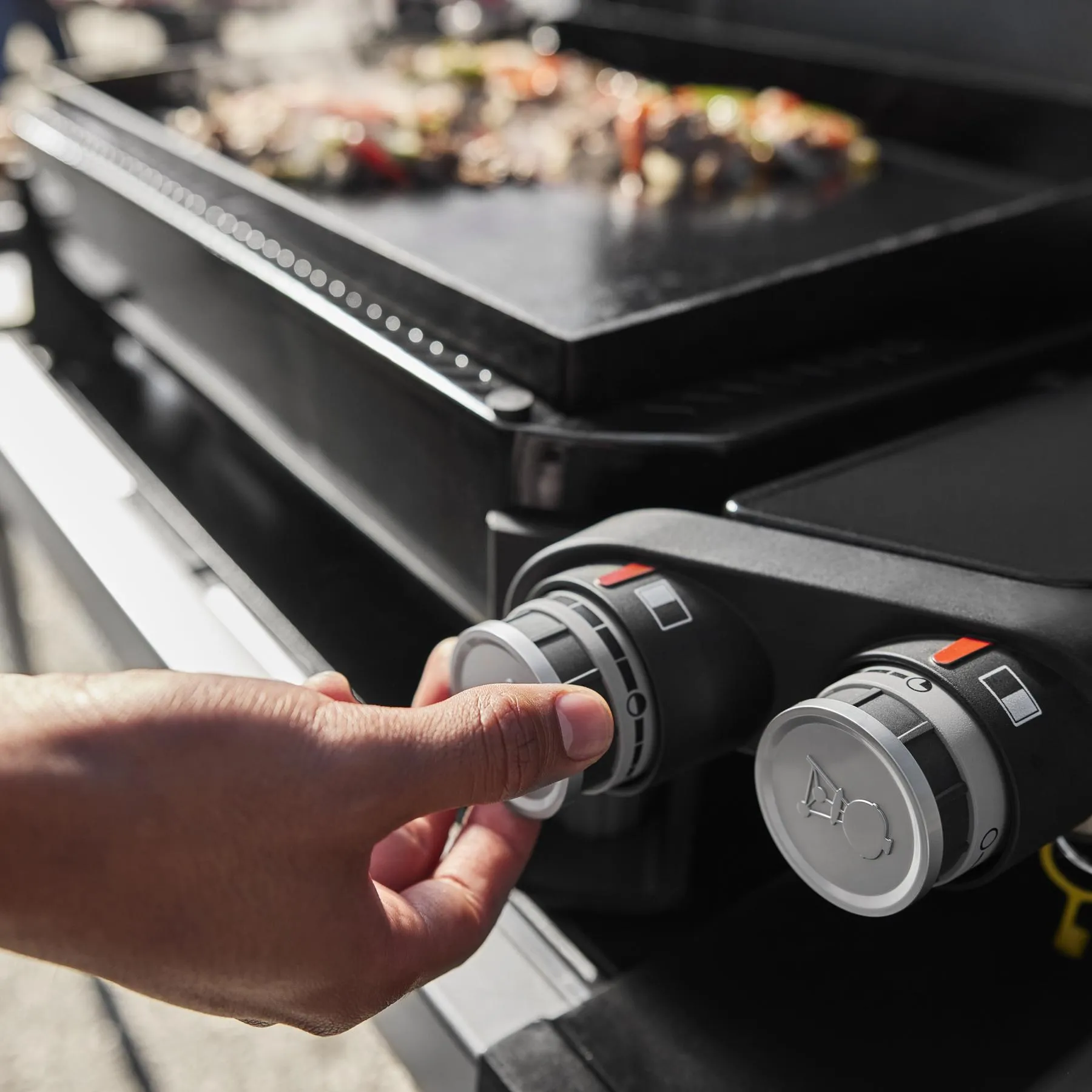 Weber 1500532 Slate 22 Rust-Resistant Tabletop Griddle - Black