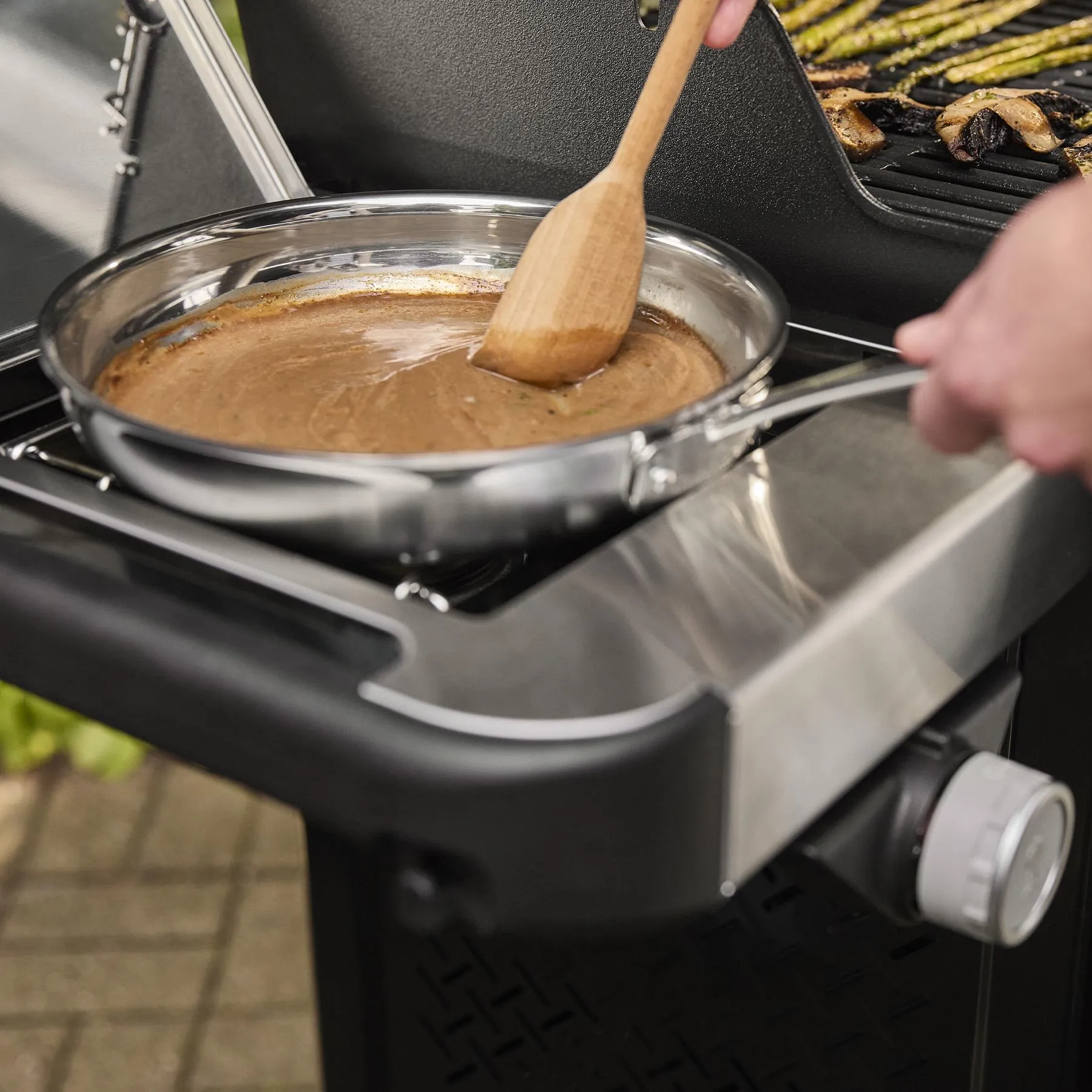 Weber 1500787 Spirit Ep-435 Gas Grill (Natural Gas) - Black