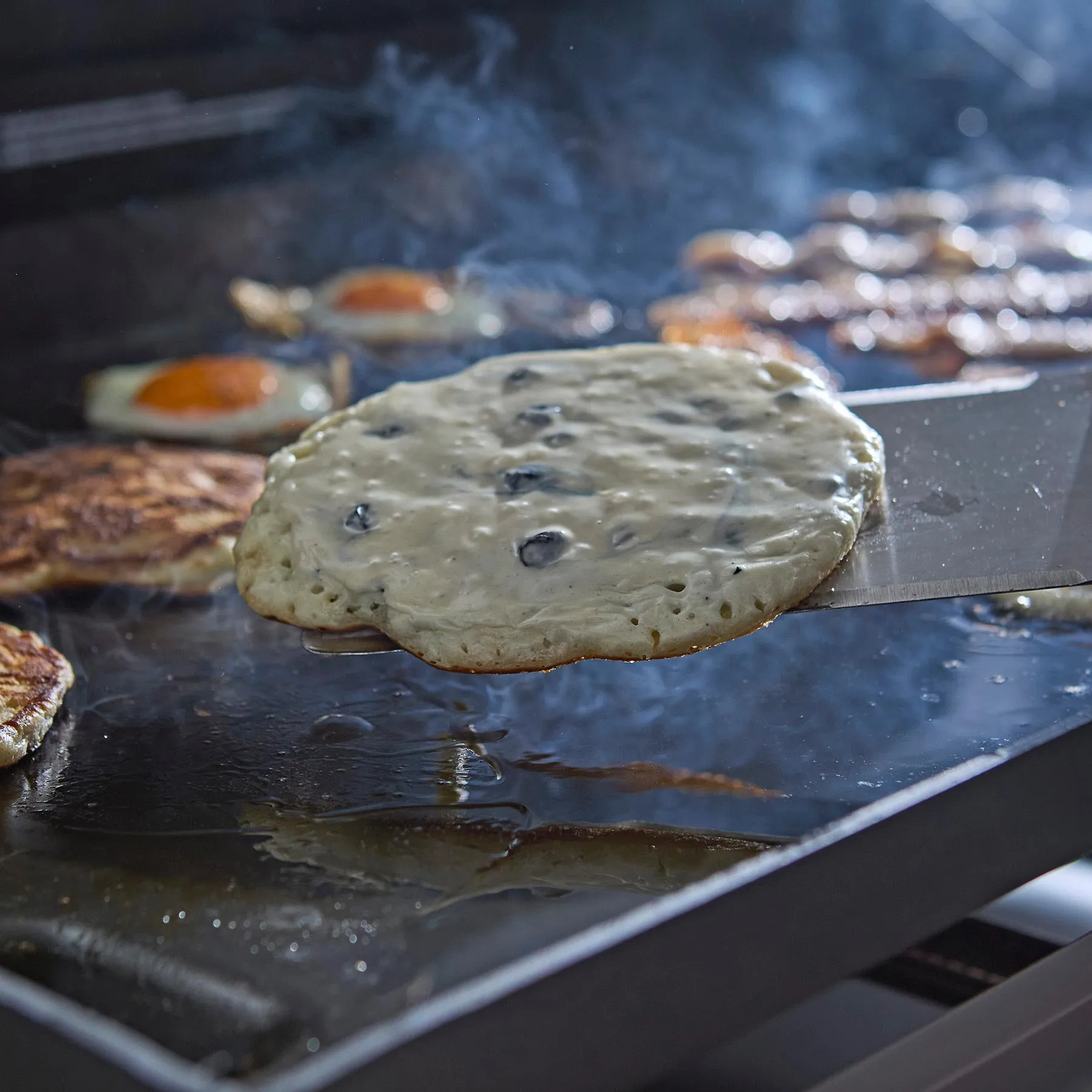 Weber 1501345 Slate 28" Rust-Resistant Griddle - Black