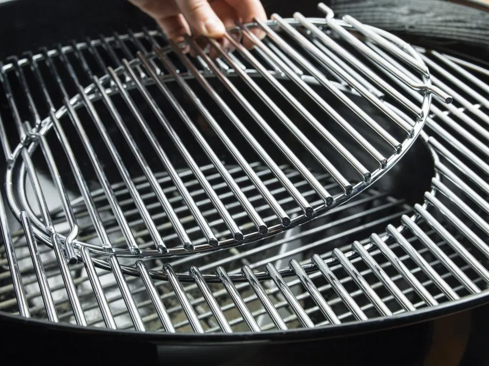 Weber 15501001 Performer Deluxe Charcoal Grill - 22 Inch Black