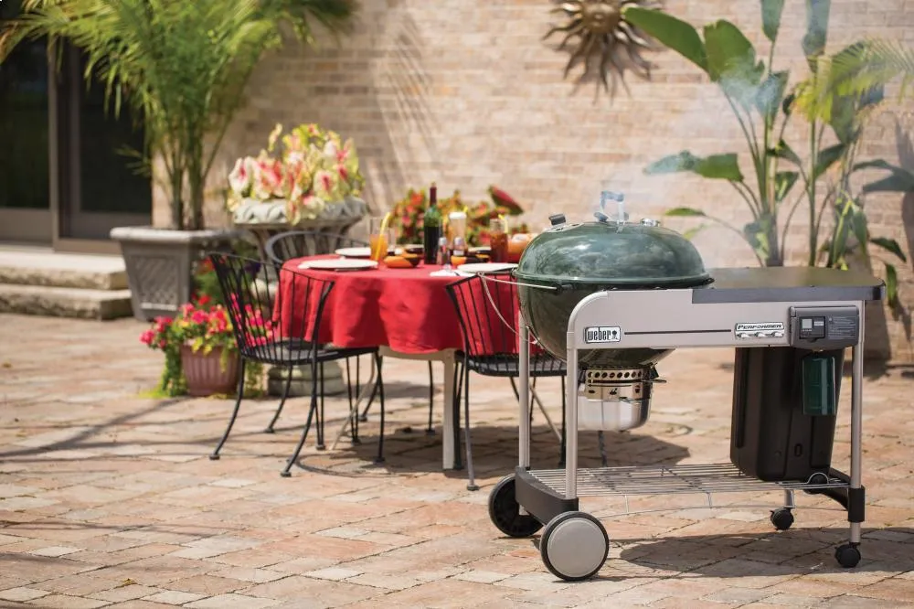 Weber 15507001 Performer Deluxe Charcoal Grill - 22 Inch Green