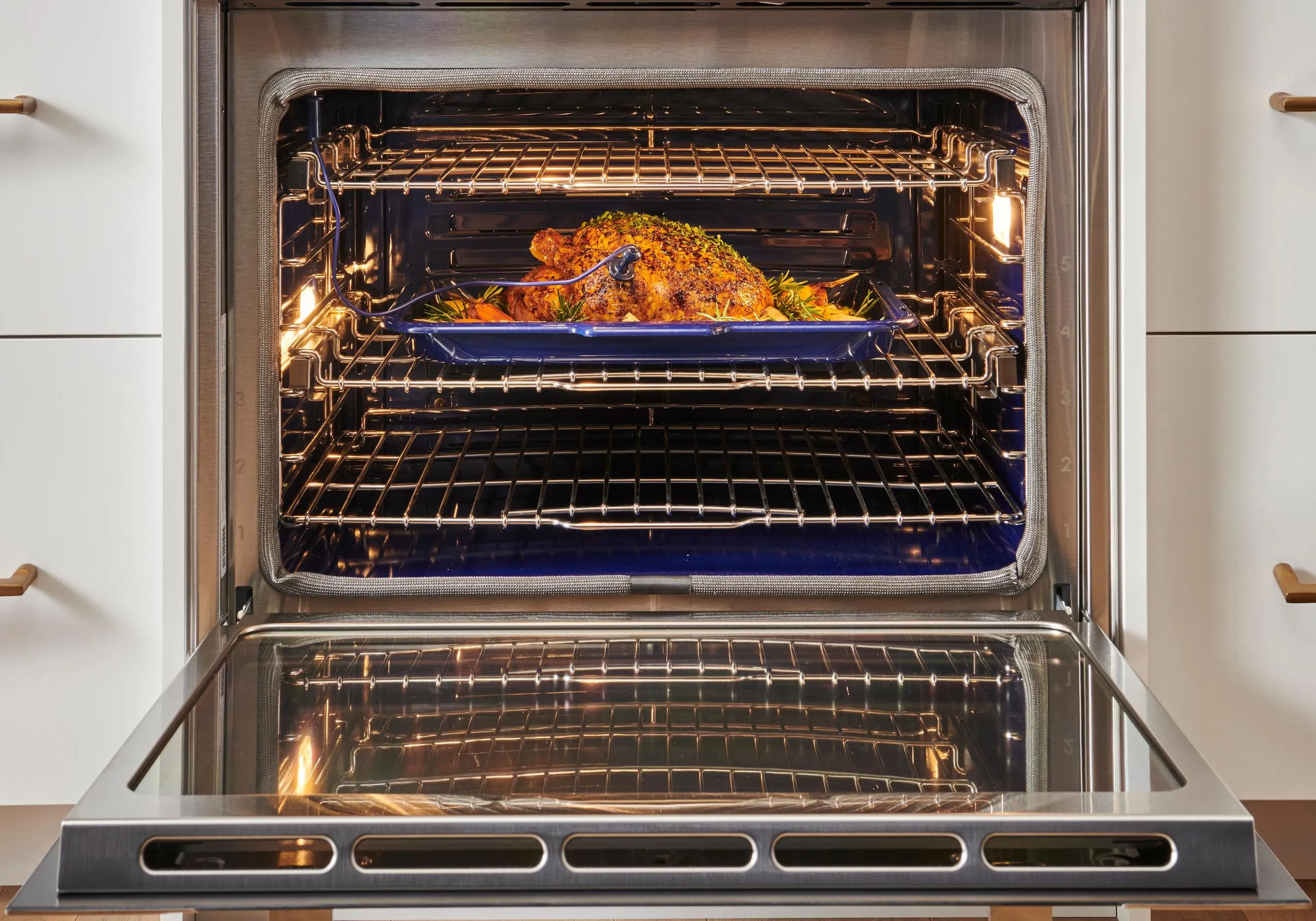 Wolf SO3050PMSP 30" M Series Professional Built-In Single Oven